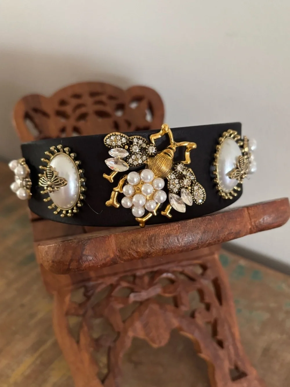 Aratta Silent Journey Countless Jewel Embellish Headband NWOT
